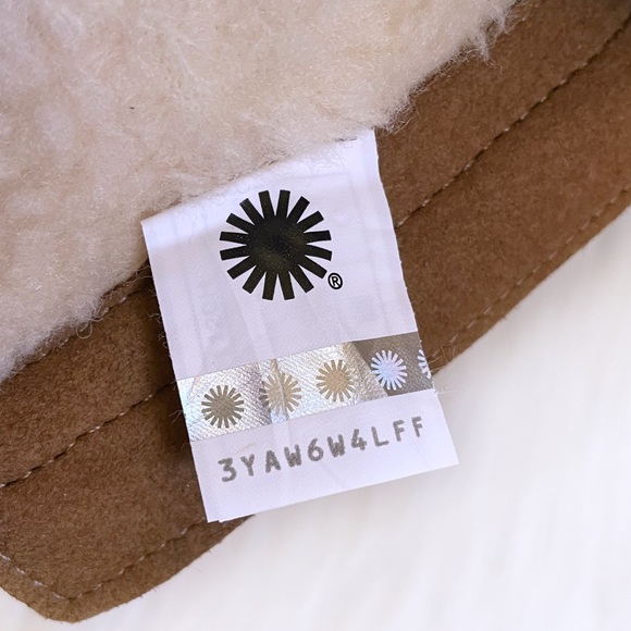 UGG Elings Chestnut Waterproof Boots - Picture 9 of 9